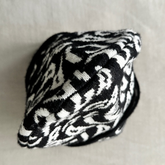 🖤Balenciaga🖤Wool Knit Logo Beanie - Picture 5 of 10